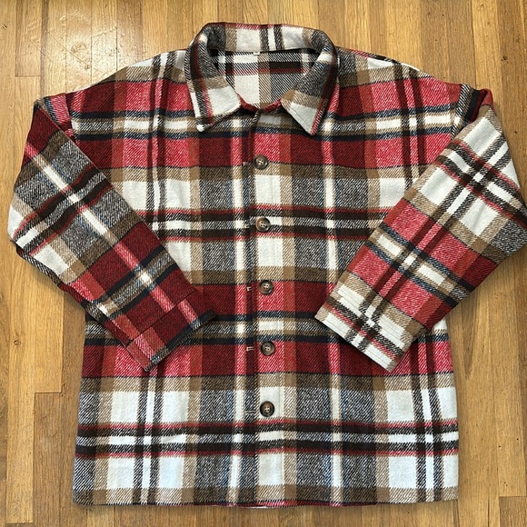 Amazon Jackets & Blazers - *last chance* Amazon Yeokou | Women’s red & white plaid shacket w/ buttons